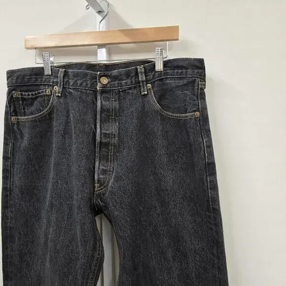 Levi's 501 Button Fly Black Washed Jeans 38x33 - Picture 3 of 8